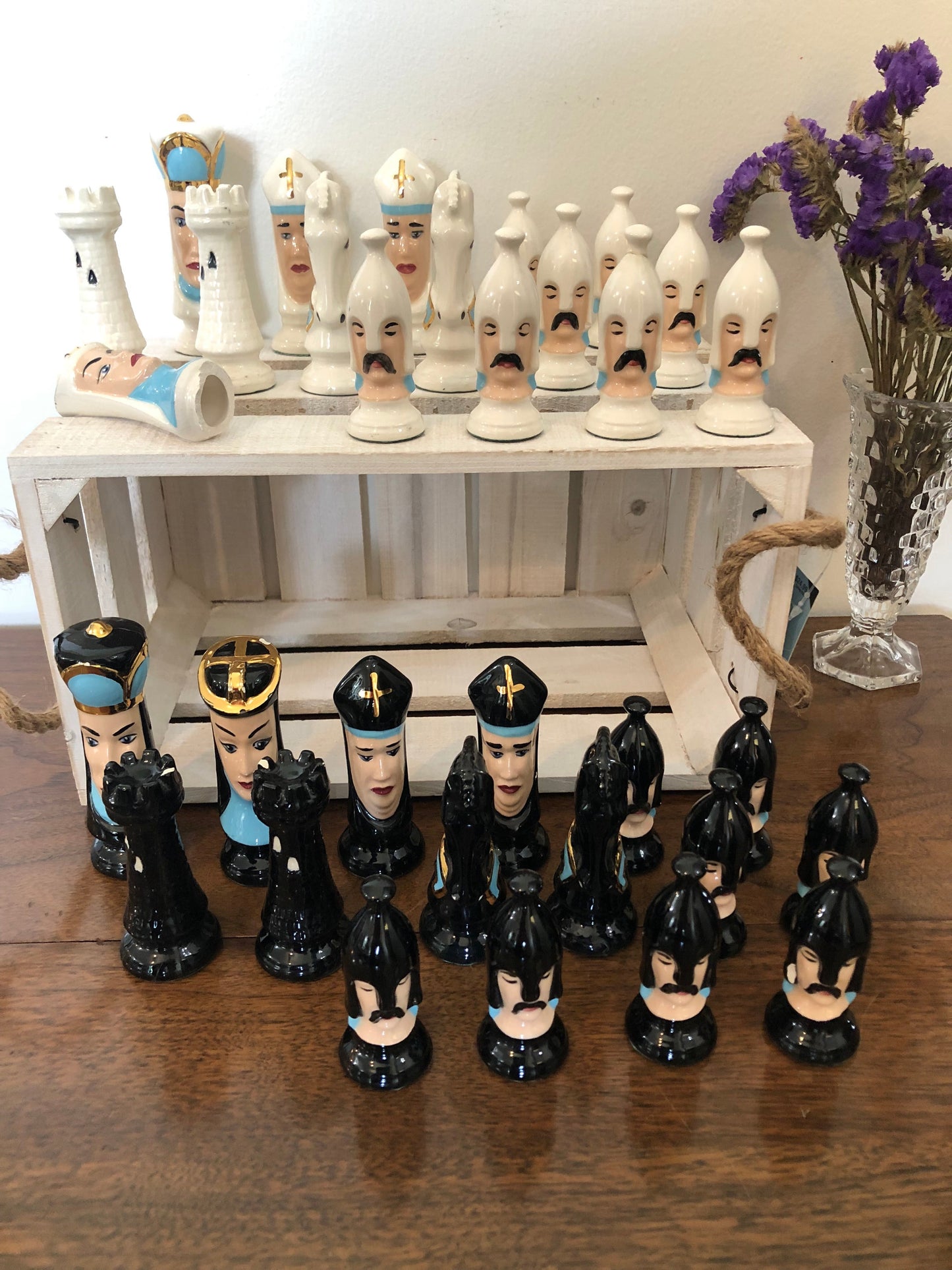 Duncan Mold Hand Painted Medieval Ceramic Chess pieces Gold detail (OTTV 2840) priced individually based condition of each piece