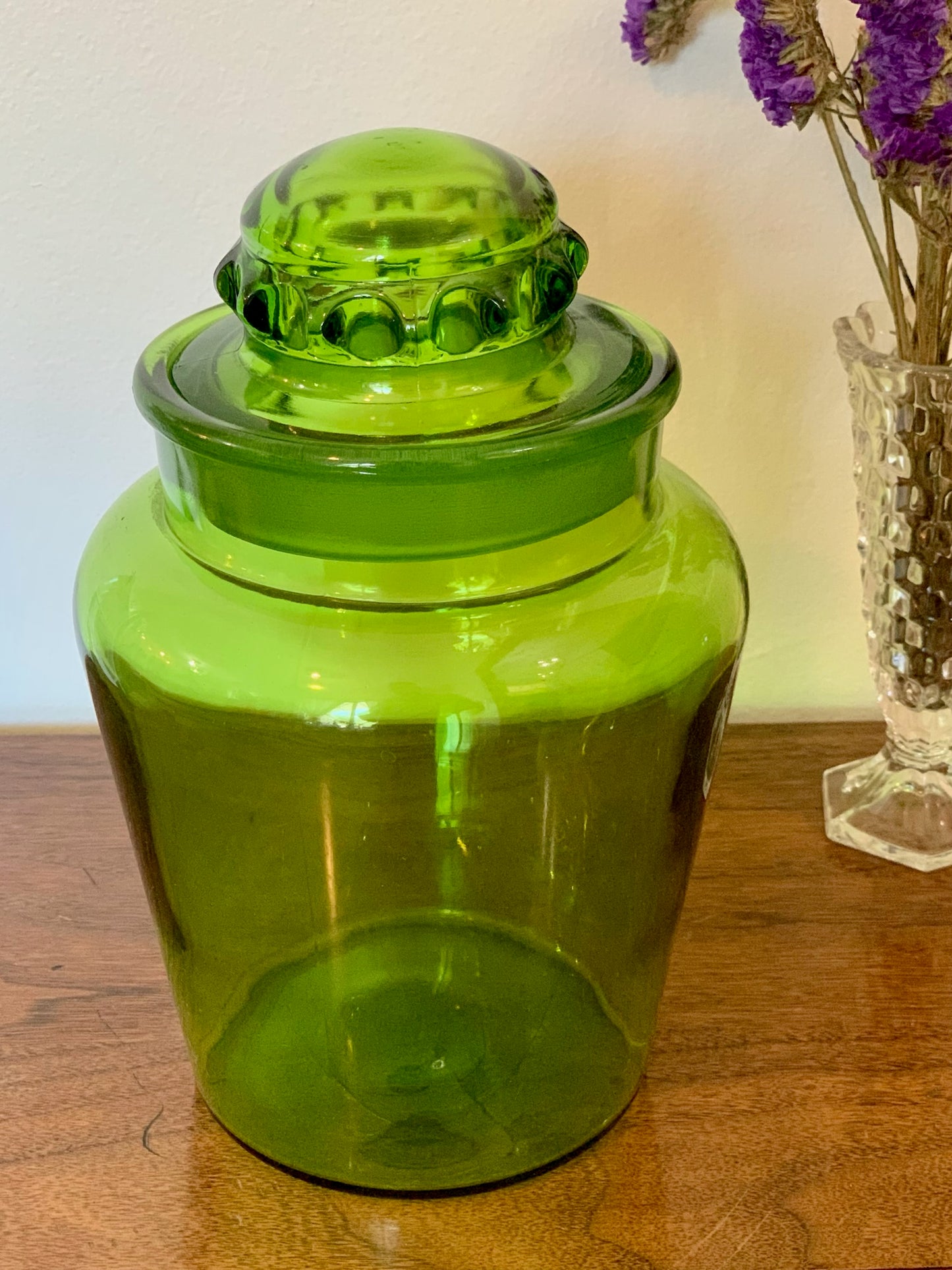 Green Apothecary canister with ground glass lid (OTTV 2793.1)