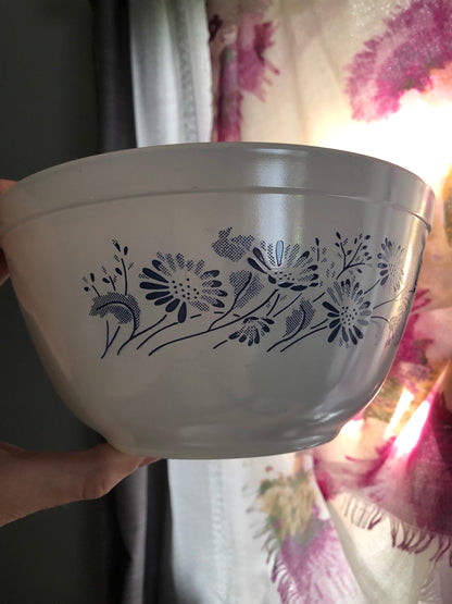 Colonial Mist Mixing Bowl 401 402 403 stack