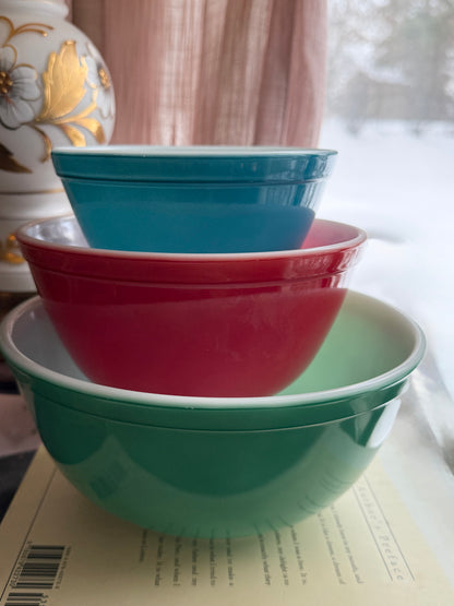 Pyrex Primary Colors set 401 402 403 Blue, Green & red mixing bowl set. - 300-S