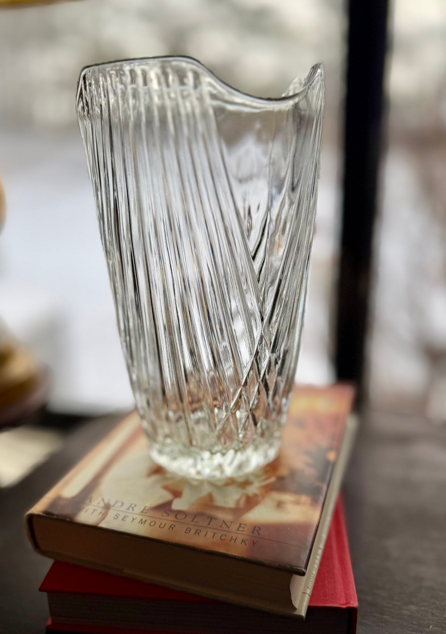 EO Brody Co C928 Vintage Empire Vase Clear Glass Regal Luxury Collectible 10"