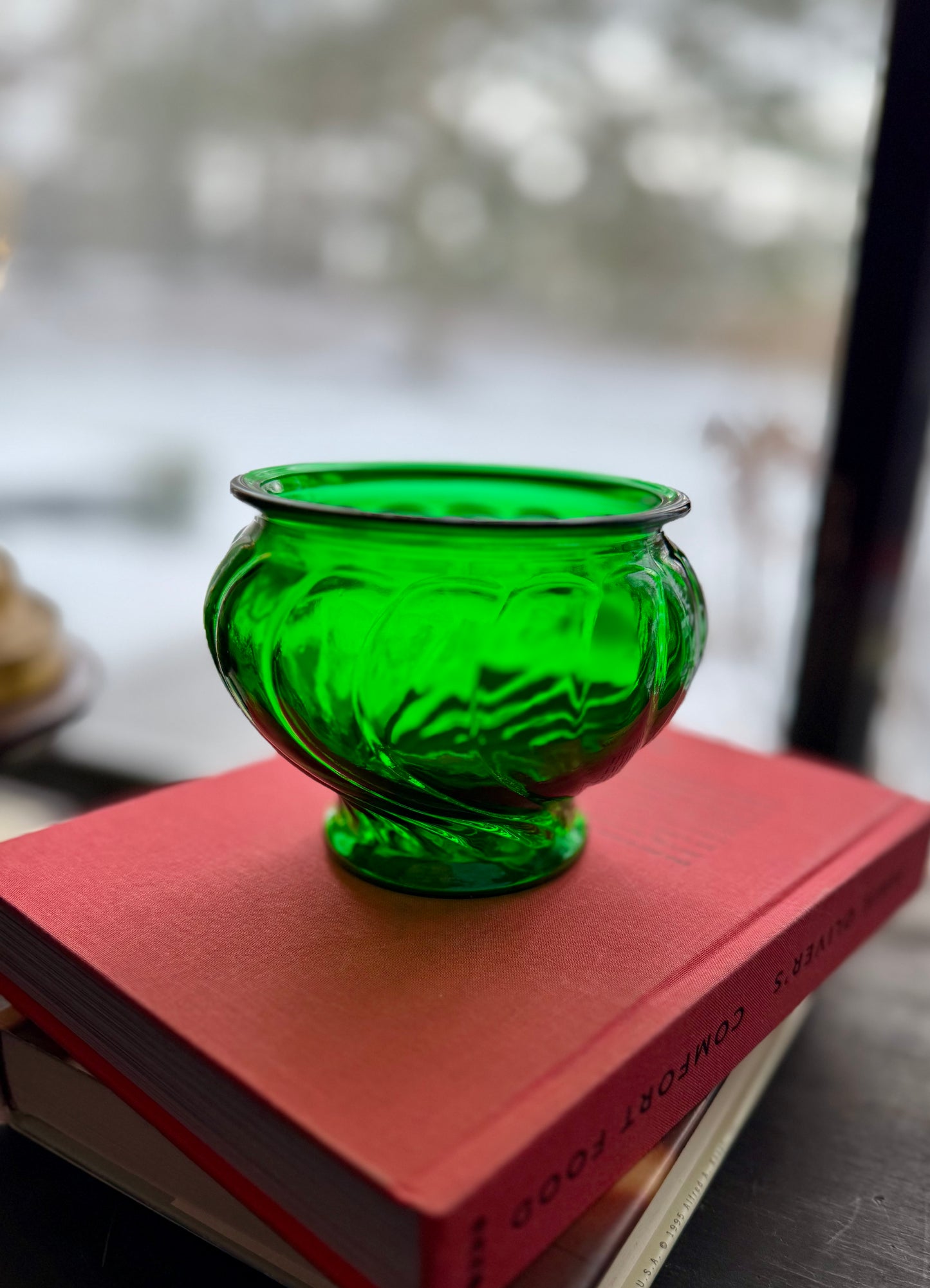Emerald Green Napco swirl bowl/planter 4"x5"