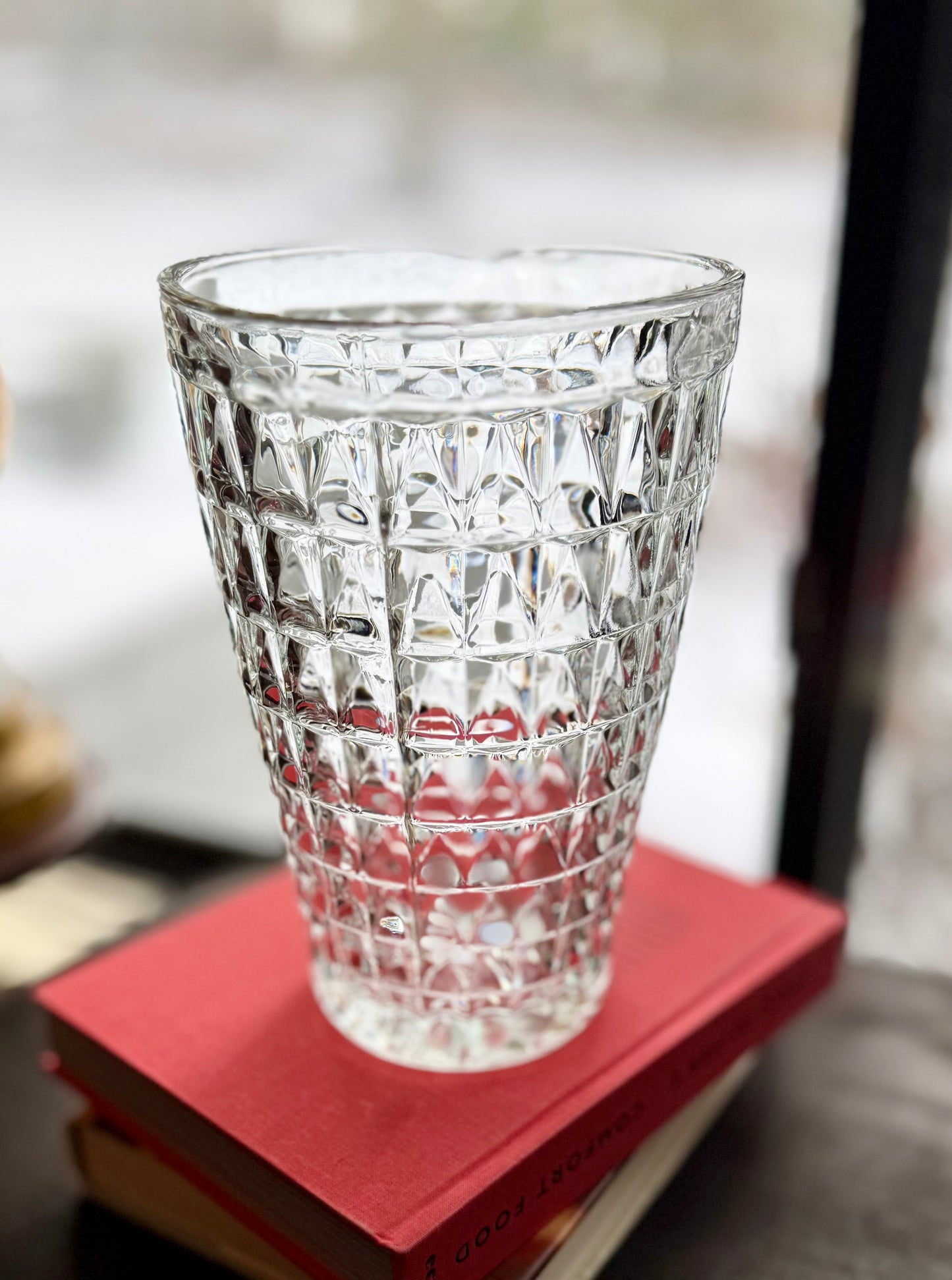 EO Brody Diamond Windsor 10" Large Vase