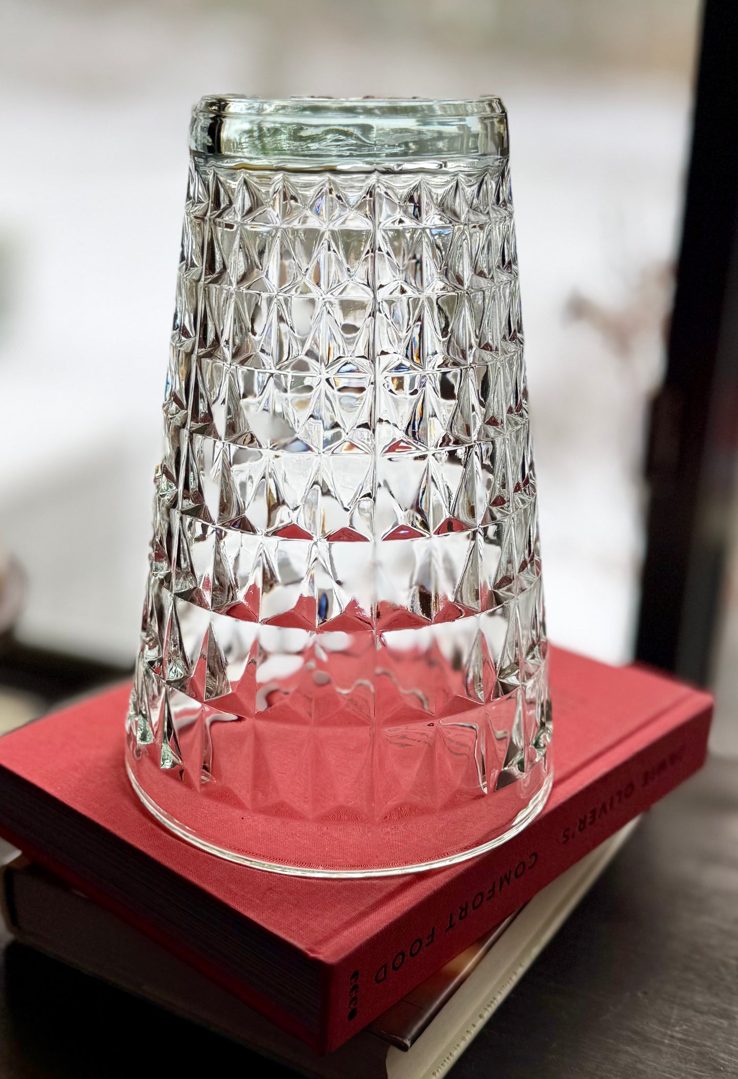 EO Brody Diamond Windsor 10" Large Vase