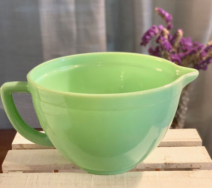 Fire King 2000 Jadeite Batter / Mixing bowl (OTTV 1699) 2 1/2 quarts, 5 1/4" x 8" x 11"