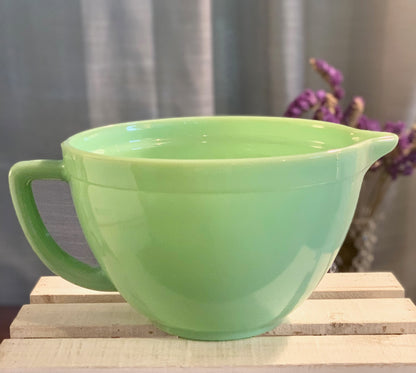 Fire King 2000 Jadeite Batter / Mixing bowl (OTTV 1699) 2 1/2 quarts, 5 1/4" x 8" x 11"