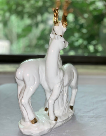 Porcelain reindeer statue with gold detail (OTTV 2924.9)