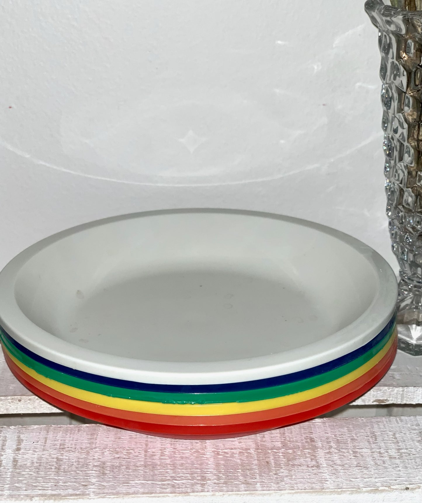 Rainbow plastic bowls (OTTV 2877) priced as a set of 6