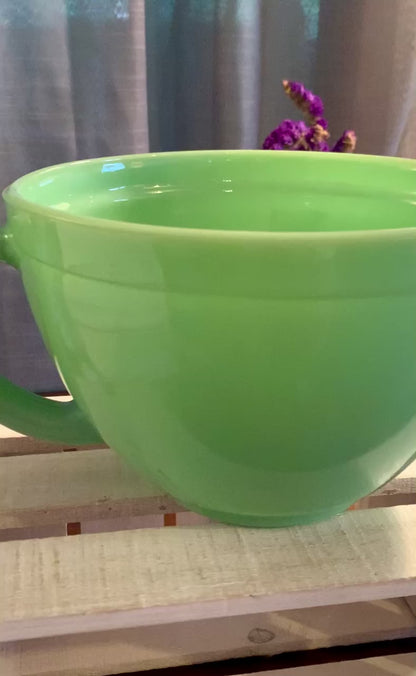 Fire King 2000 Jadeite Batter / Mixing bowl (OTTV 1699) 2 1/2 quarts, 5 1/4" x 8" x 11"